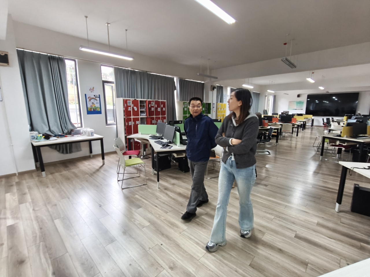 筑牢安全防线 严守安全底线—学院深入开展“五一”节前实验室安全专项检查